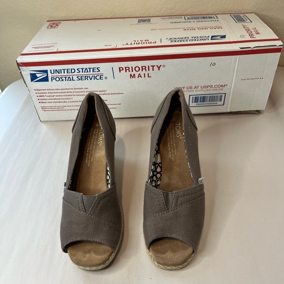 Toms Wedge Shoes Open Toe‎ Womens Size 6aw Taupe / Brown - Picture 1 of 4